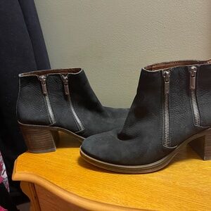 Lucky Brand boots size 8